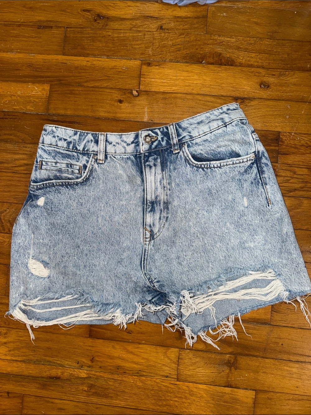 Zara Light Wash Distressed Denim Shorts